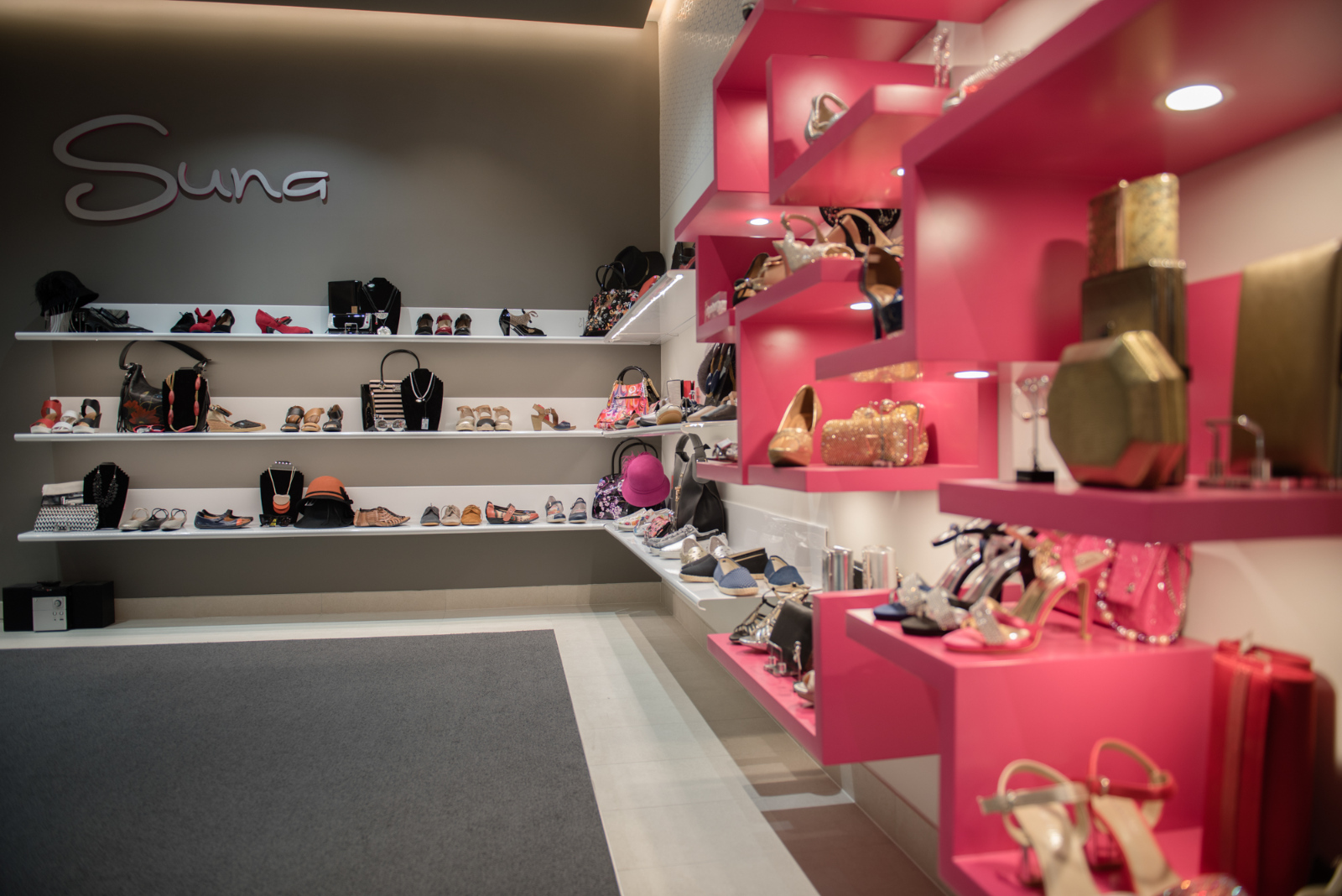 shoe stores kawana shopping world